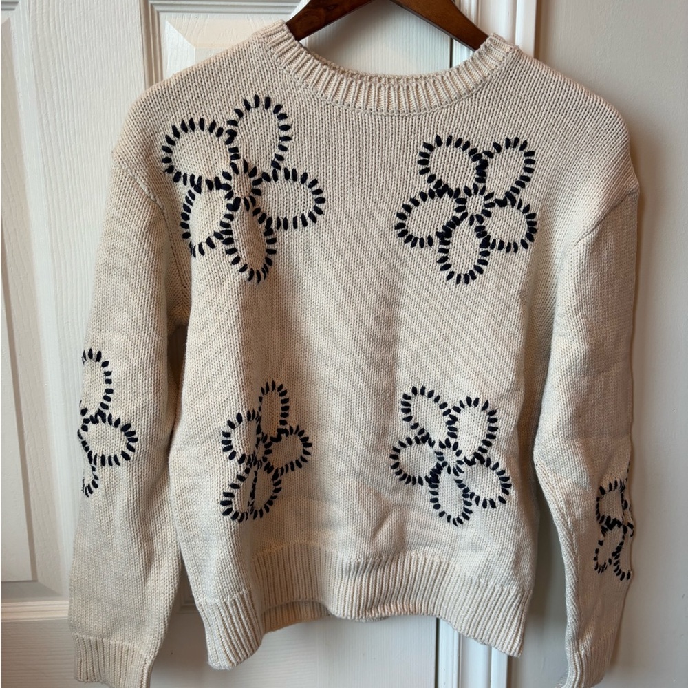 MASSIVE SALE!! LIKE NEW/NEW CLOTHES!! Elegant Cream Floral Sweater